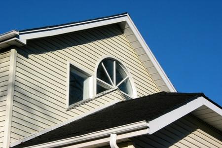 Pensacola vinyl siding fix ups and replacements to freshen up your homes exterior